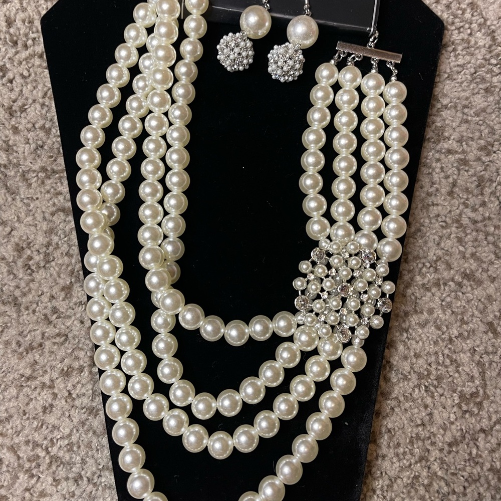 Paparazzi Pearl Zi Necklace